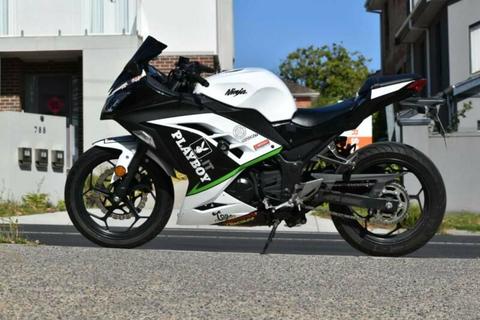 Motorcycle Ninja 300 (Non ABS) Complete from motorcycle to tools