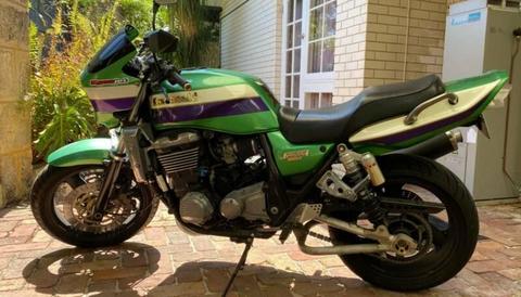 1999 Kawasaki ZRX1100 GN/WH