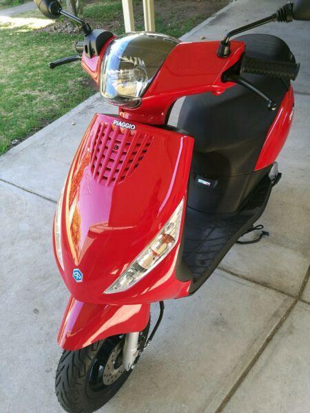 Piaggio zip 2t 2012 ONLY 2500KM LIKE NEW DERESTRICTED