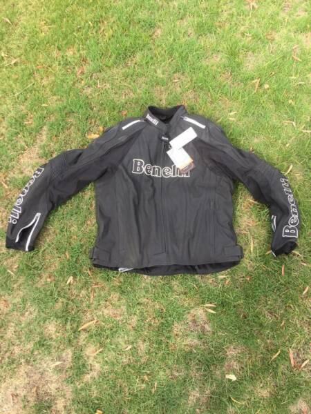 LEATHER JACKET SIZE 56 FACTORY BENELLI NEVER WORN