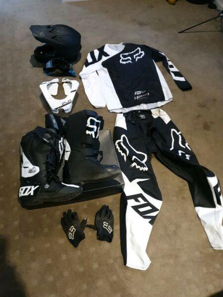 Fox 180 Motorcross dirt top pants boots helmet brace belt gloves