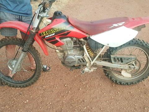 Honda XR100R Motorbike 2001