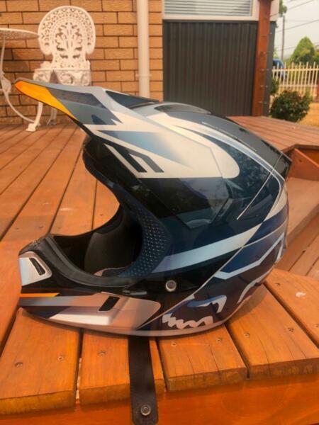 V3 Fox Mx helmet