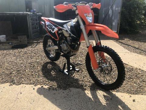 2017 KTM 350 EXC (Low Hrs 33.7) (Like Brand New)