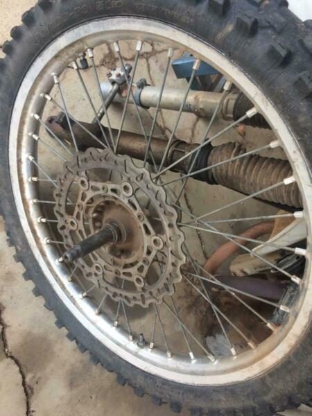 Yamaha YZF400 YZ400F 1999 Front Rim Disc and Tyre