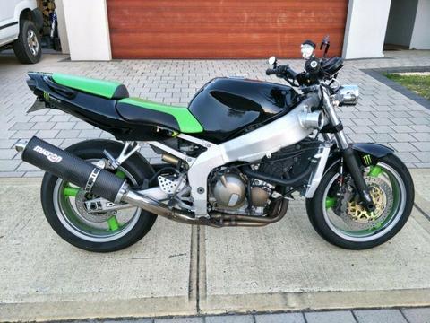 Zx6r naked 2000