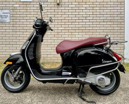 Vespa Scooter in Excellent Condition & Long Rego