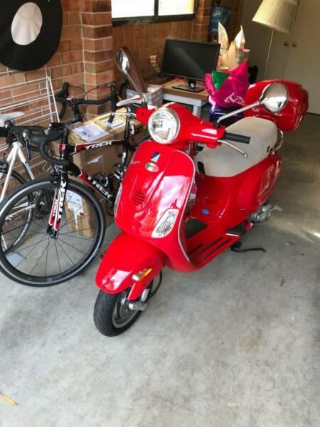VESPA LX150 - Excellent condition and low millage
