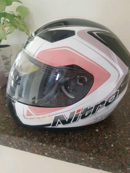Womens motorbike motorcycle helmet size small nitro