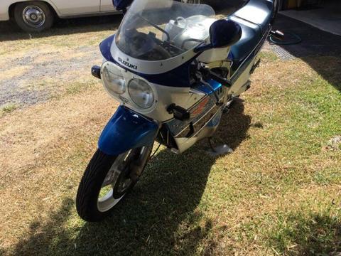 Gsxr 1985 first edition rare highly collectable SOLD