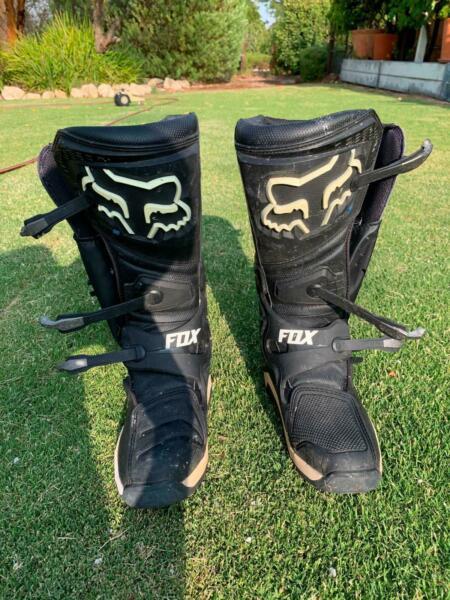 FOX comp8 motocross boots