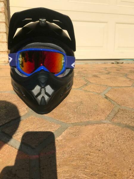Oneal Matt Black Dirt Bike Helmet Size Mens Small $120