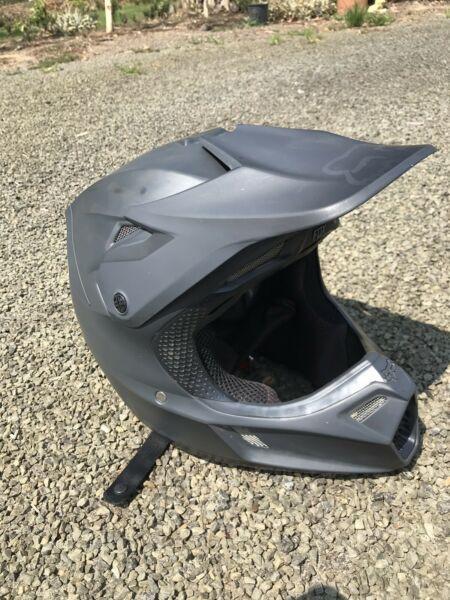 V3 Fox dirt bike helmet