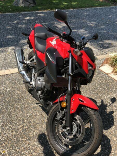 SELLING HONDA CB300F ABS