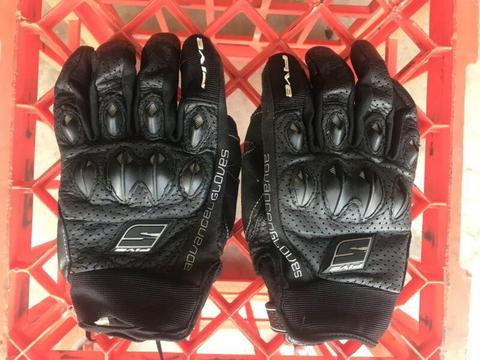 5 Advanced Motorcycle Gloves