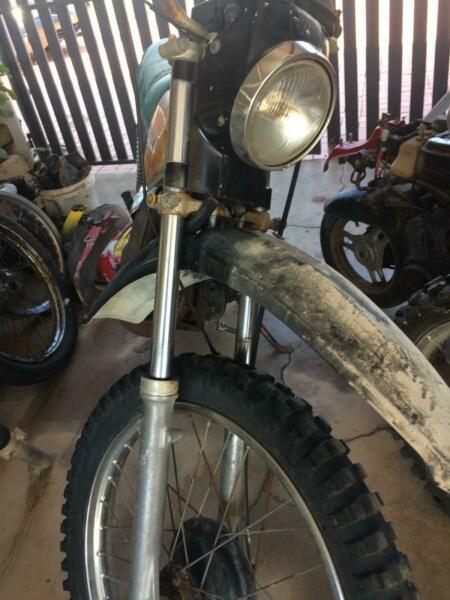 Suzuki TS185 1984 TS 185 Front Suspension Forks And Triple Trees