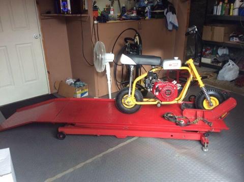 Motorcycle lift table