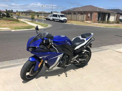 R1 for rent in melbourne West