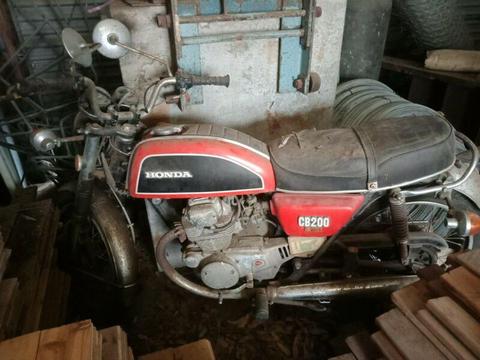 Honda CB200 vintage motorcycle, barn find motor bike