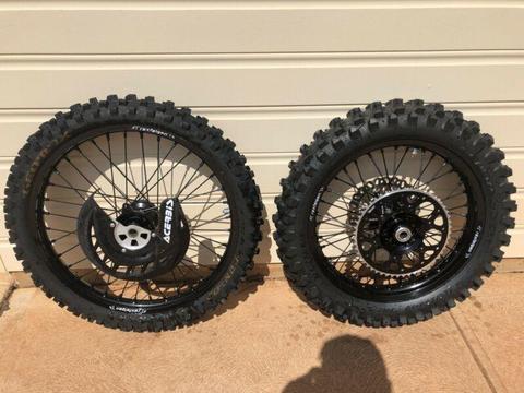 KTM EXC/Husqvarna TE wheel set