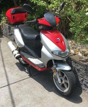 125cc 2014 Red Tornino Scooter, 6450km