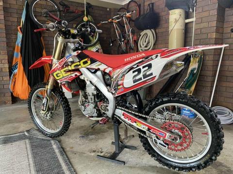 Honda Crf250r 2010 $2800 swap for registrable dirt bike