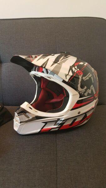 Fox V3 Pilot Motocross helmet