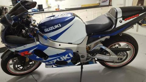 suzuki gsxr 1000 motor bike
