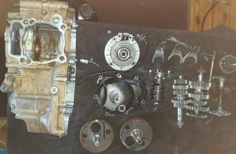 Yamaha YZ 250F 07 wrecking crank cases bottom end parts