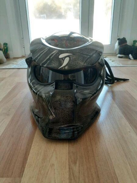 Motorcycle Predator Helmet XL