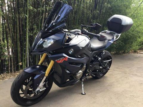 2017 S1000XR motorcycle