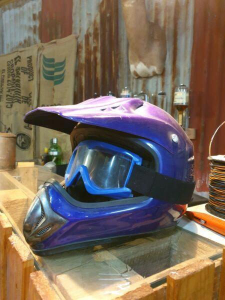 Kylin Motocross helmet with goggles