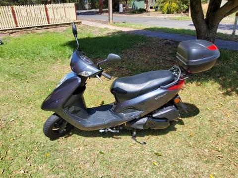 Scooter. Yamaha 125cc