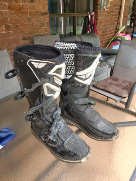 Dirt bike motorcycle boots