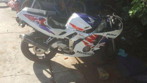 Wanted: Looking for a cbr250rr mc22 whole bike or a parts bike