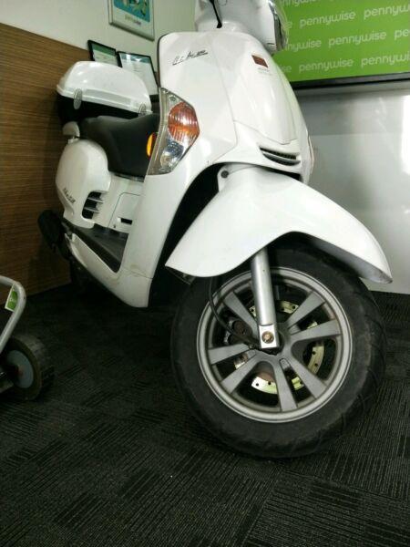 2010 Kymco LIKE 50 SCOOTER LOW KMS SOLD AS IS