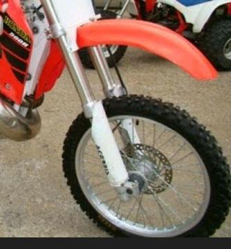 Wanted: Wanted CR500 front axle 2001