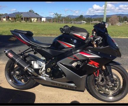 2003 GSXR1000, Black and Red with Carbon wrap and aftermarket exhaust