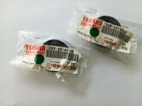 Pair of genuine Yamaha fork seals to suit 32mm forks - 2K5-23145-00