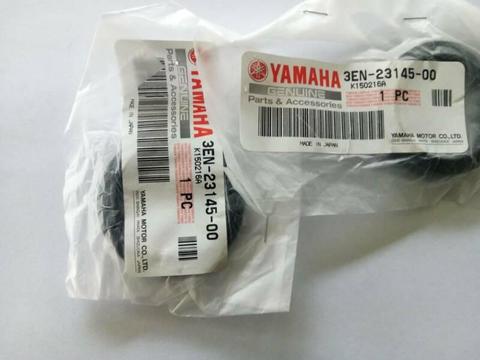 Pair of genuine Yamaha fork seals to suit 38mm forks - 3EN-23145-00