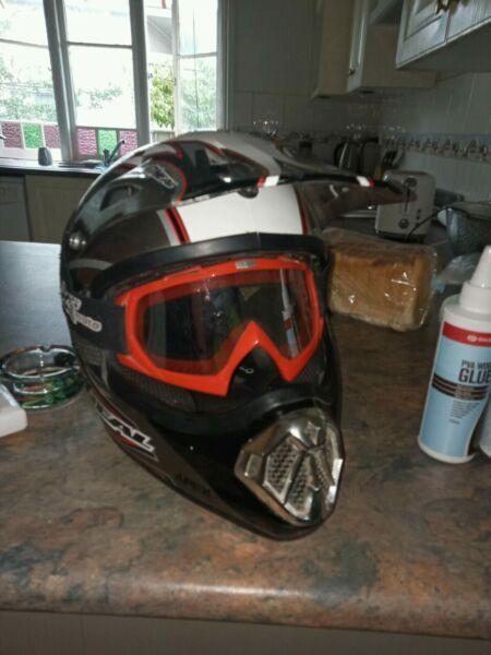 Oneal helmet and goggles