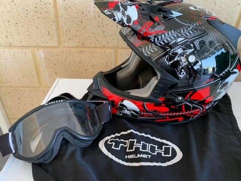 TX23 THH Motorbike Helmet (XL) & Smith Goggles