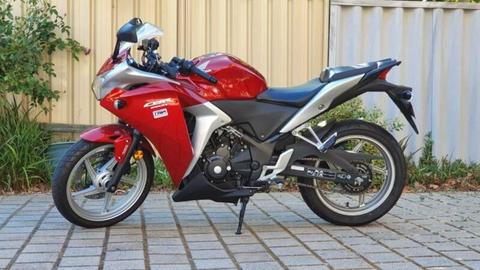 HONDA CBR250 (low KMs) - Get in touch!
