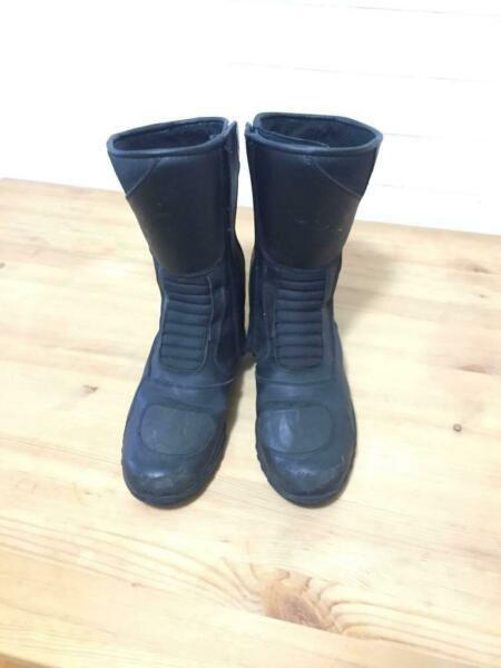J&S Motorcycle / Scooter Boots - Size: 10 / EU 44