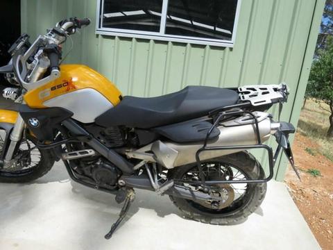 SEAT BMW G650 XCOUNTRY MOTORCYCLE