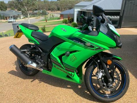 2012 Kawasaki Ninja 250R, 3900$