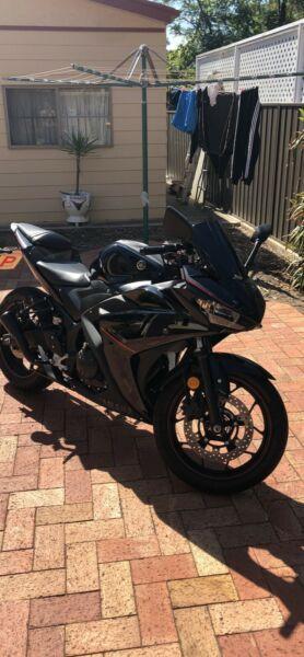 Yamaha r3 2018 black