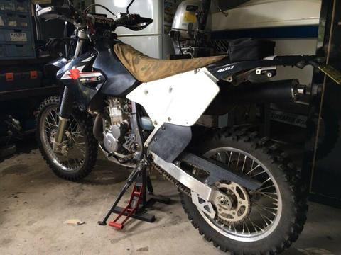 Drz400e 1300km only 2011
