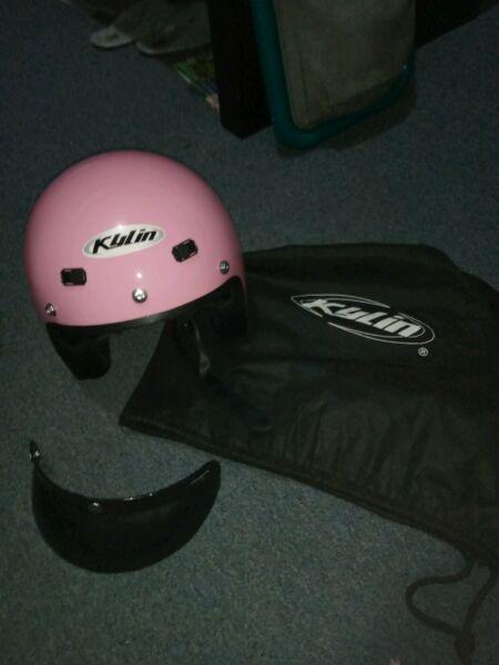 Ladies pink 'Kylin' helmet