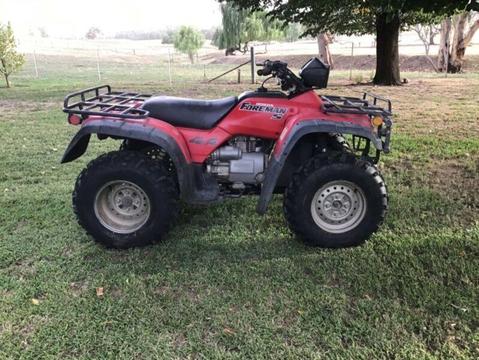 2000 Honda TRX450S, excellent condition and spray unit included